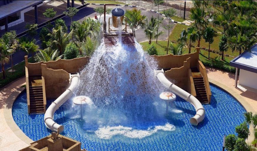 Sea View Water Theme Park At Swiss Garden Residence - 2 Bedroom Apartment Kuantan Esterno foto